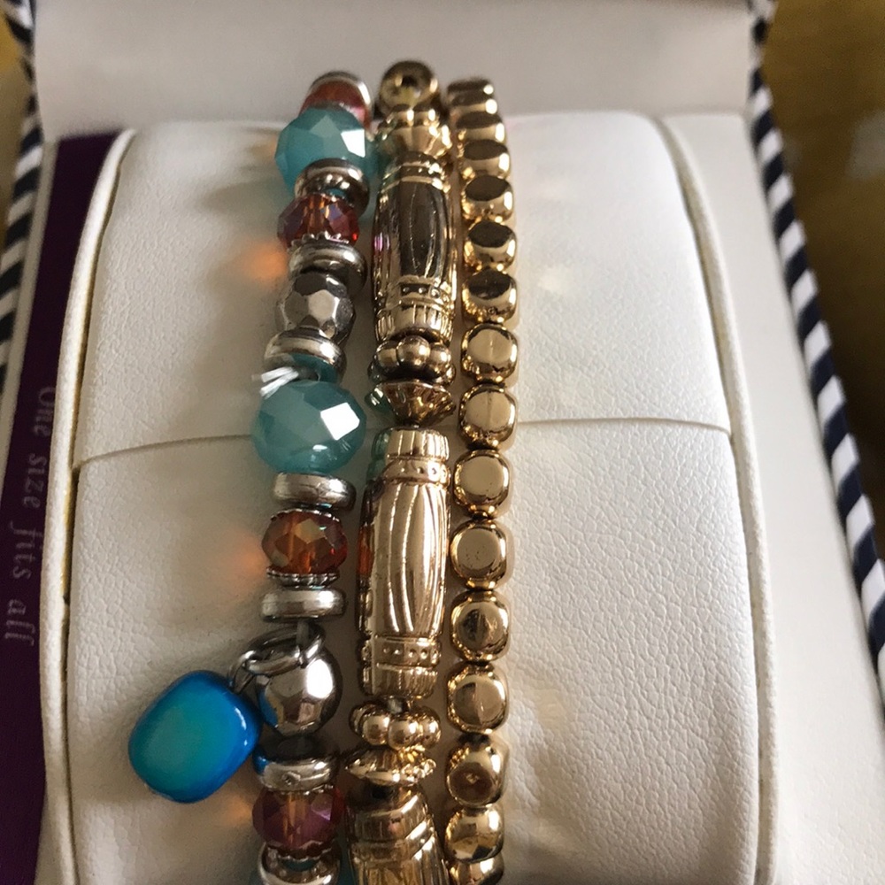 Bracelets - Picture 2 of 4